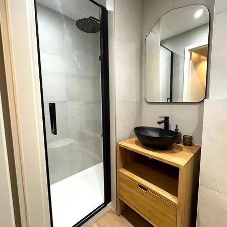 M034 L L 2 Personnes L Centre-ville * Annemasse